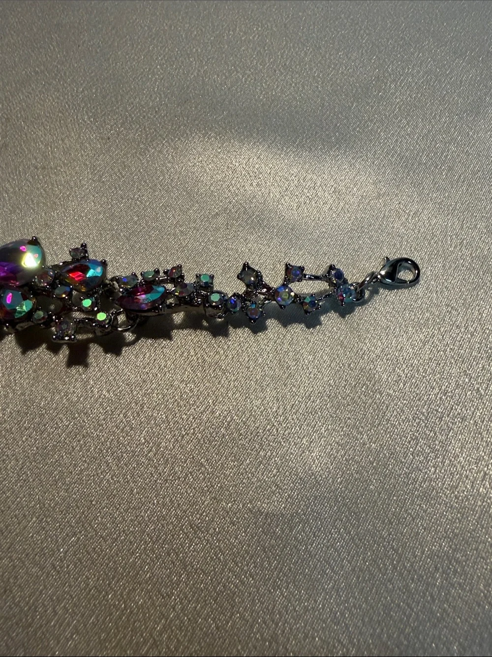 Source Unknown Aurora Crystal Teardrop Bracelet - Iridescent